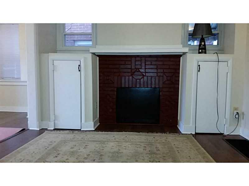 125 Burrows Street Pittsburgh, PA 15213 - Photo 6 of 18 Living Room.