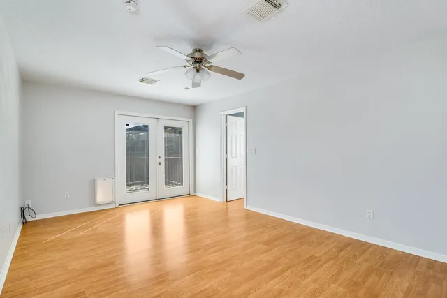 $1,900 | 1307 South Live Oak Street, Rockport, TX 78382