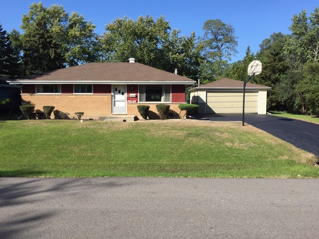 38 Rugby Road Lake Zurich, IL 60047 - Photo 1 of 13