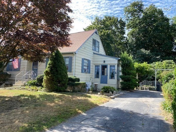 129 Durfee Road Tiverton, RI 02878 - Photo 2 of 16