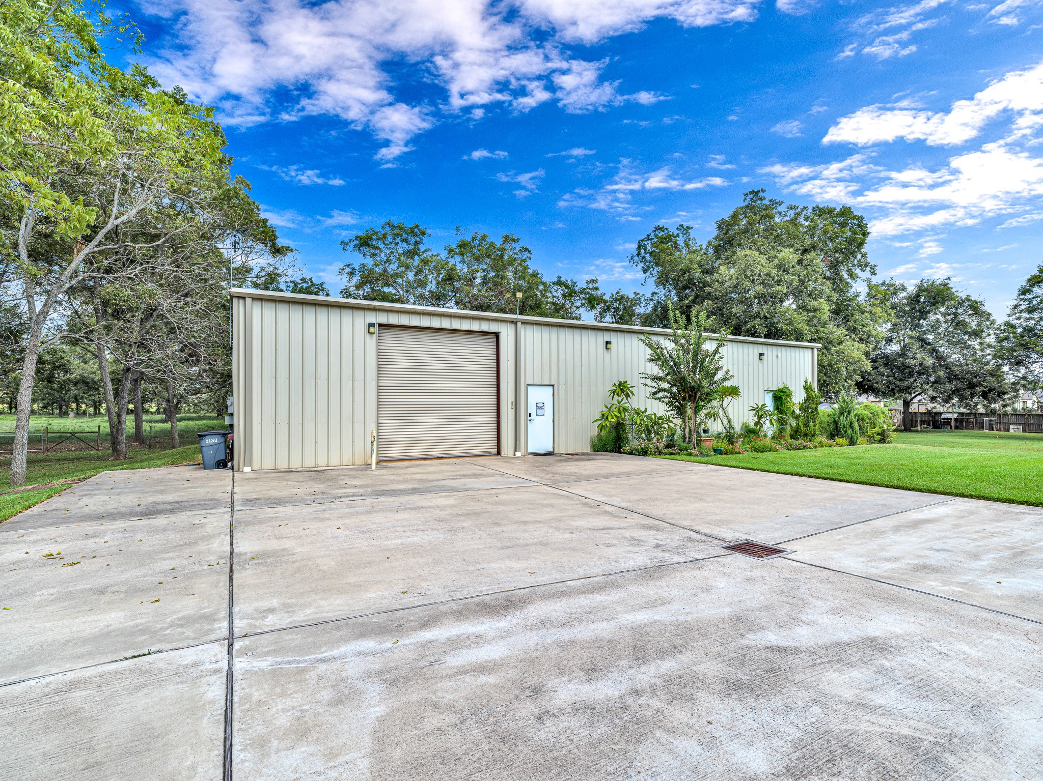 3130 Bowser Road Fulshear, TX 77441 - Photo 45 of 49 HVAC Warehouse w Apartment