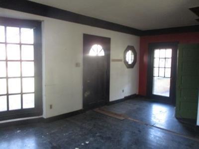 3040 Old Freeport Road Natrona Heights, PA 15065 - Photo 8 of 13 Gallery Image 8