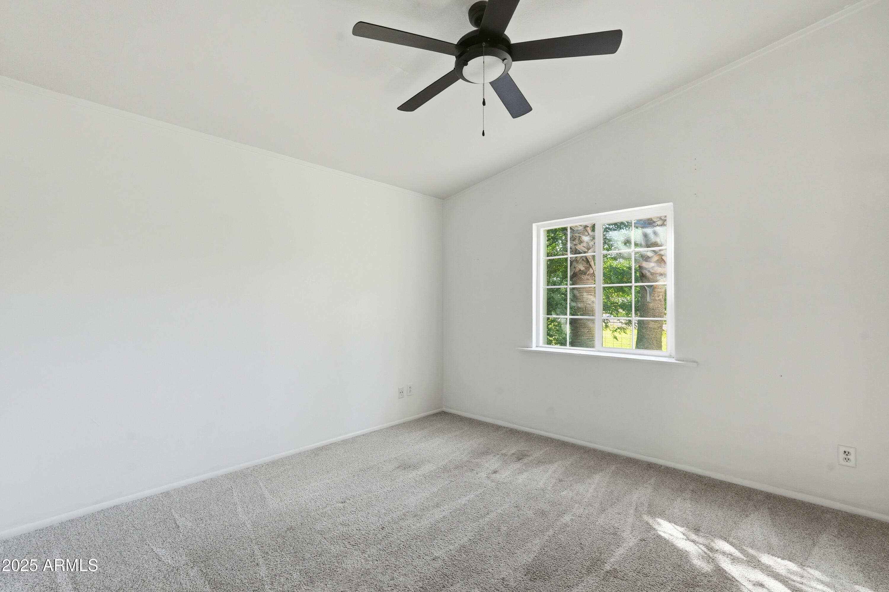 21047 South 156th Street Gilbert, AZ 85298 - Photo 20 of 40 an empty room with a window