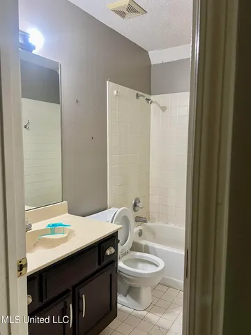 $269,900 | 6540 Forest Grove Lane, Walls, MS 38680