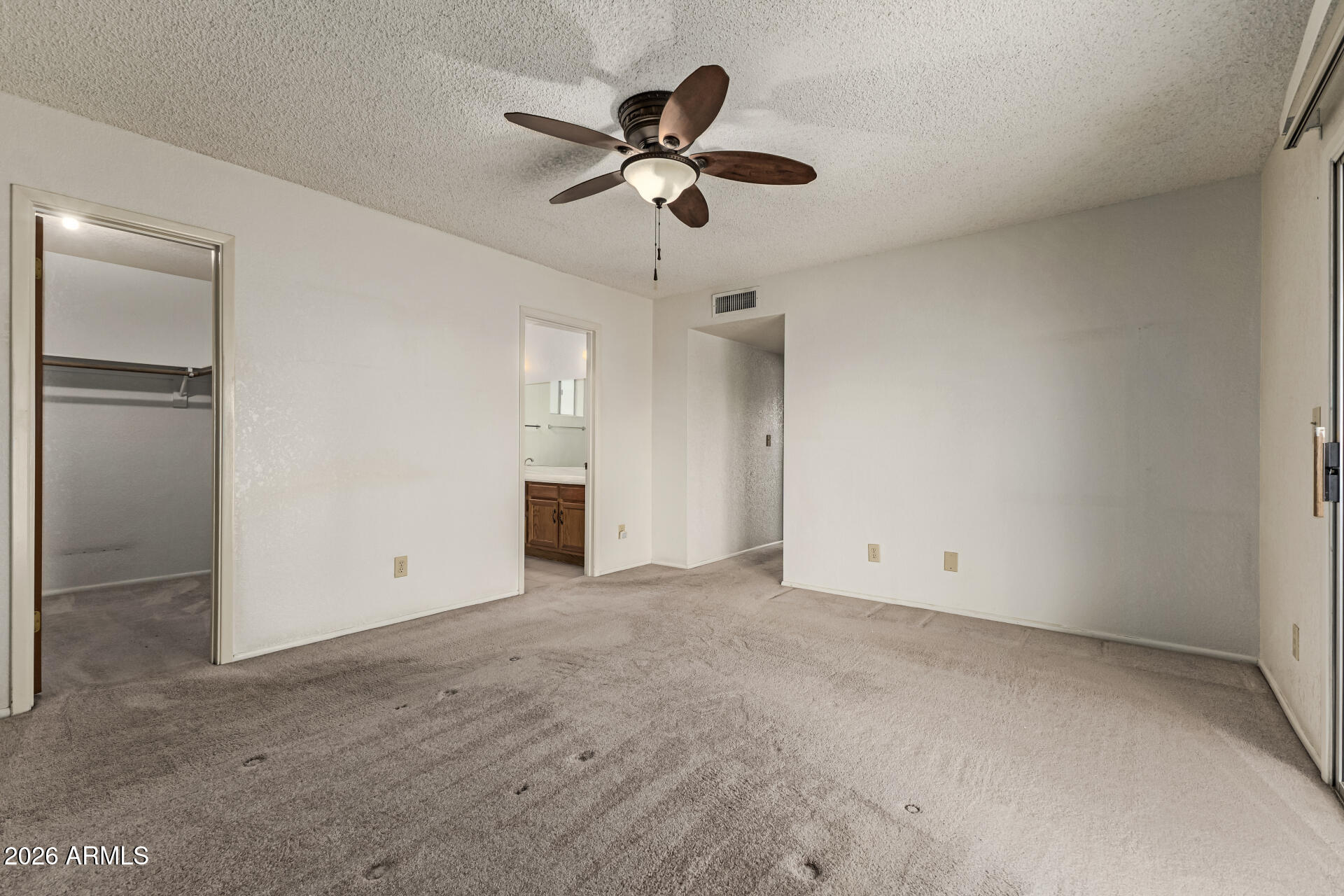 7926 West Shangri-la Road Peoria, AZ 85345 - Photo 14 of 32 a view of an empty room