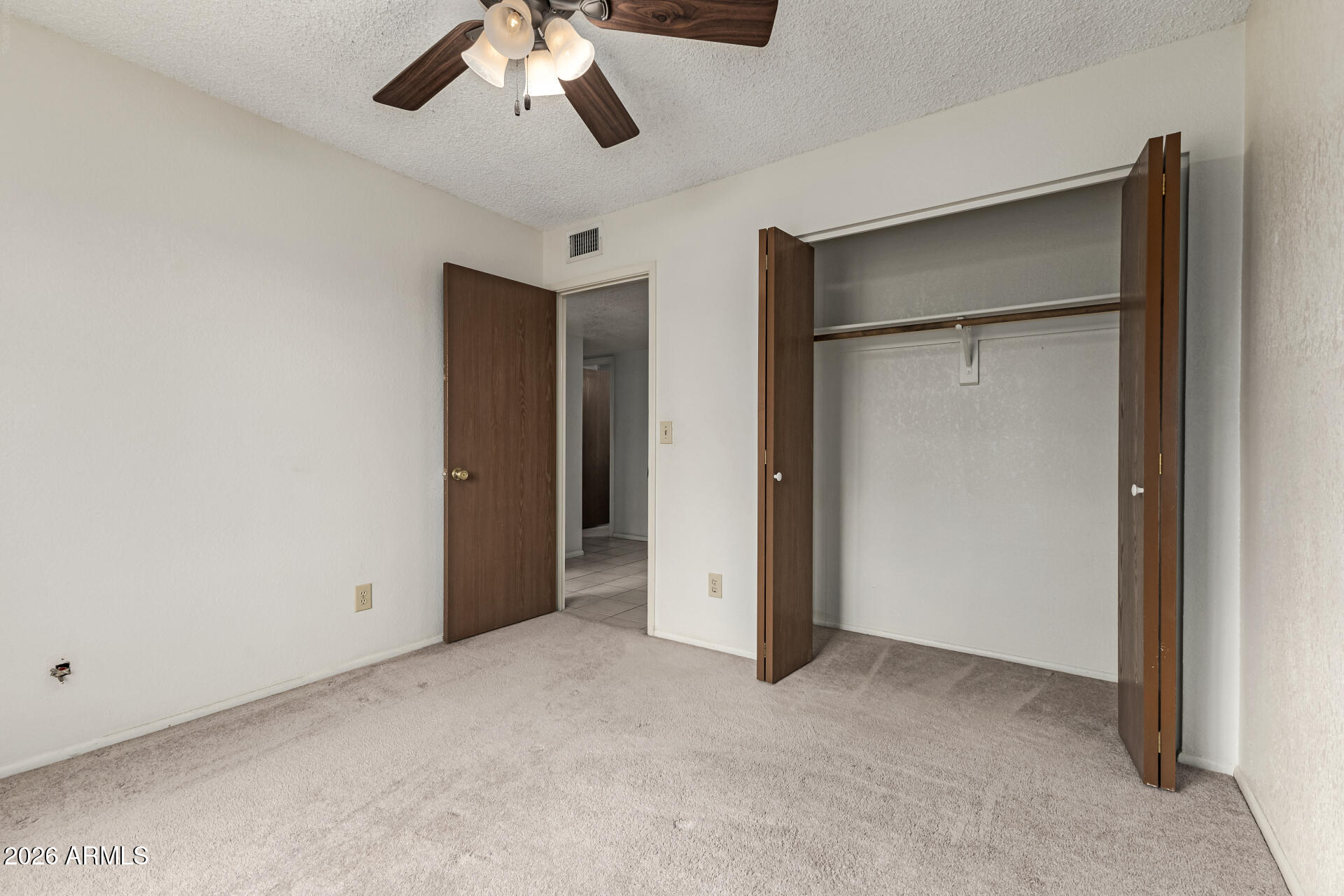 7926 West Shangri-la Road Peoria, AZ 85345 - Photo 22 of 32 a view of an empty room
