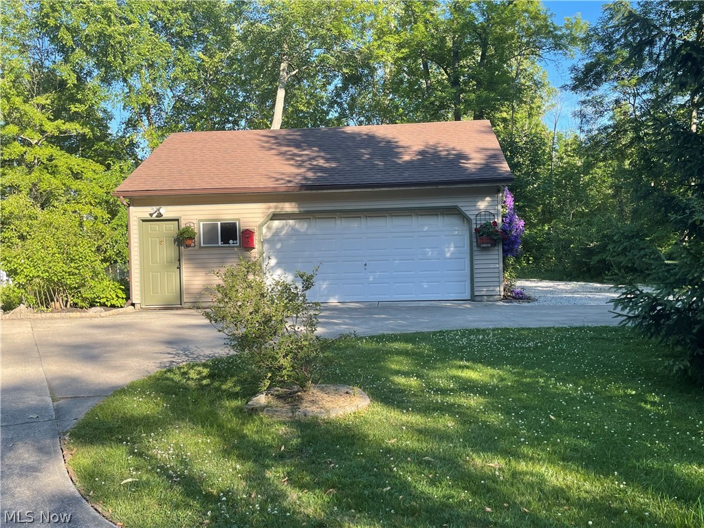 5575 Columbia Road Medina, OH 44256 - Photo 3 of 34 Detached 2 car garage or shop