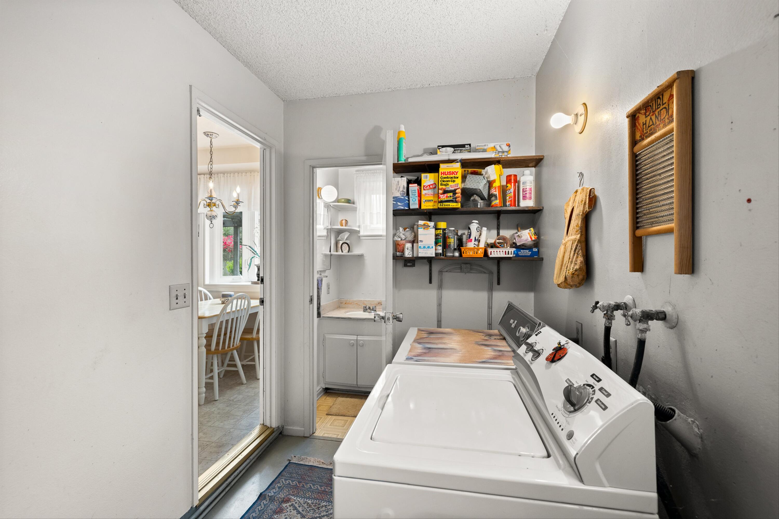 5937 Berkeley Road Goleta, CA 93117 - Photo 20 of 31 Laundry area