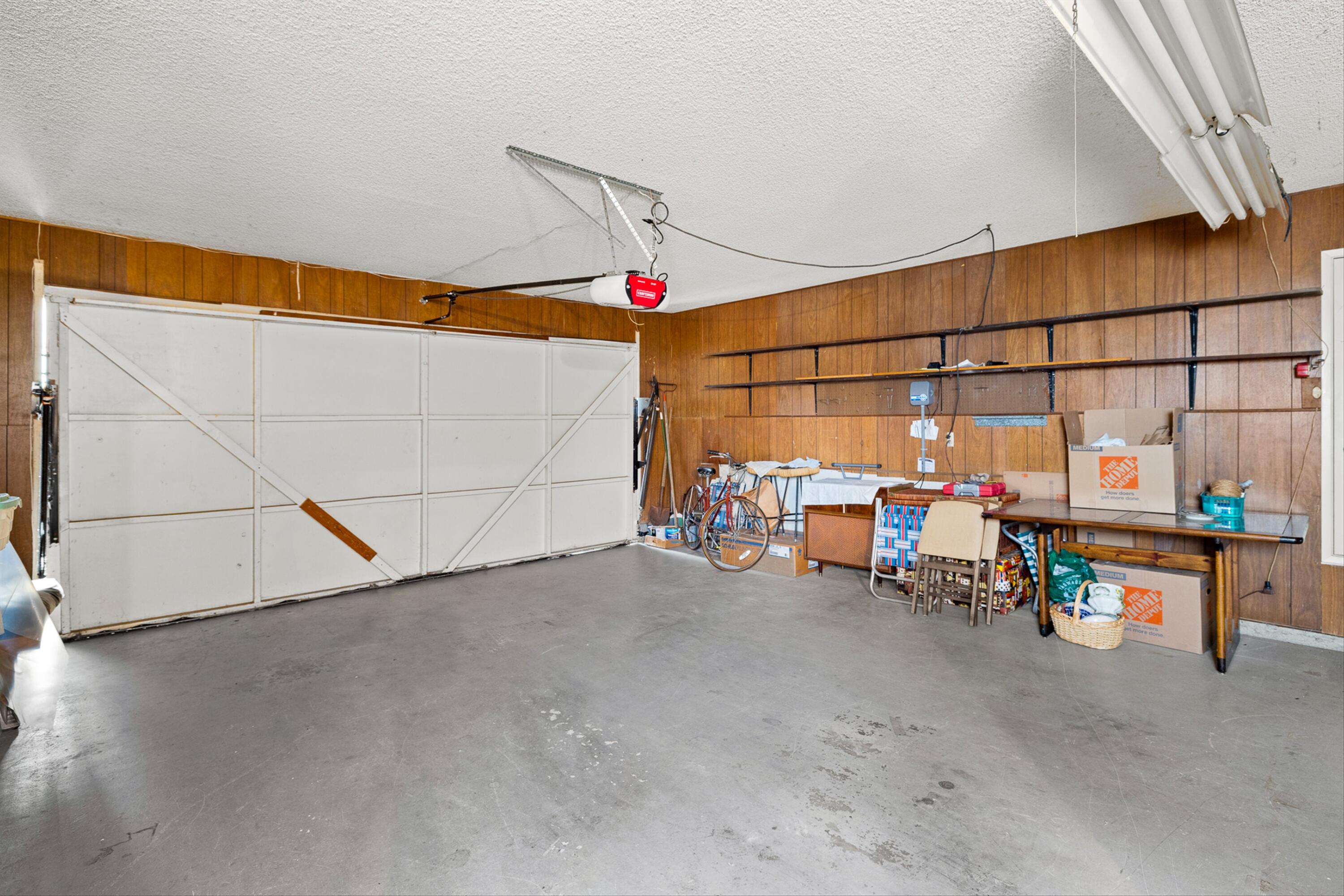 5937 Berkeley Road Goleta, CA 93117 - Photo 21 of 31 Garage
