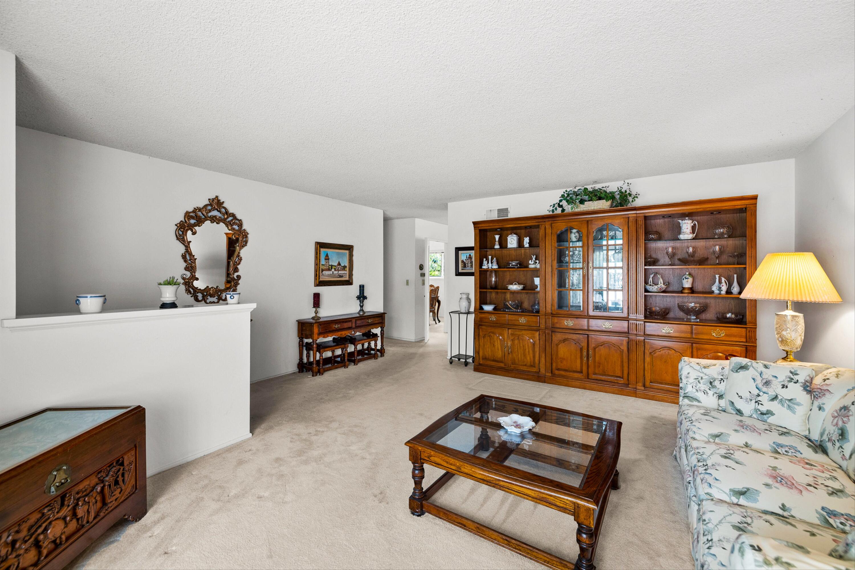 5937 Berkeley Road Goleta, CA 93117 - Photo 4 of 31 Living Room
