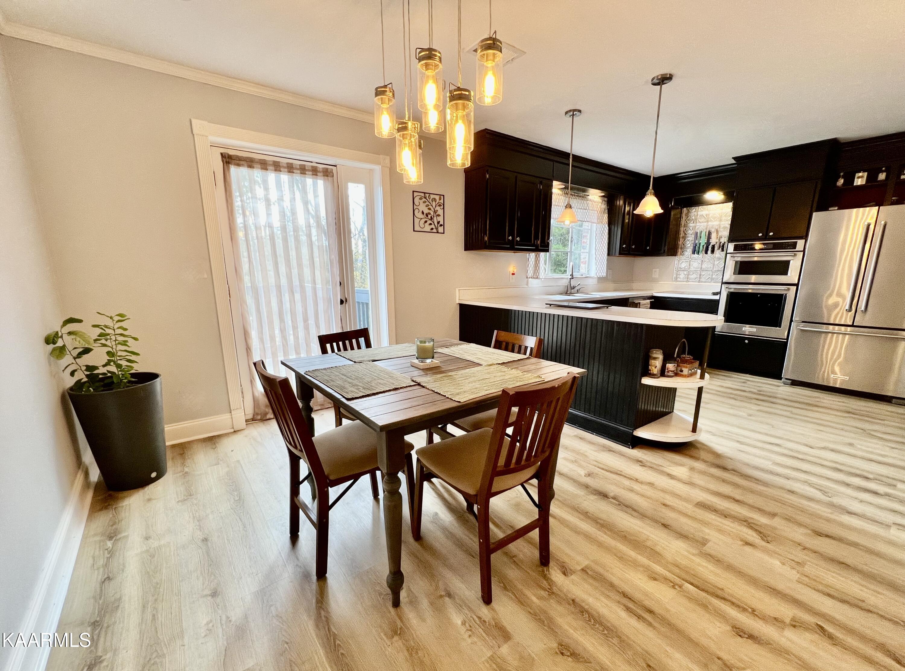 100 East Melbourne Road Oak Ridge, TN 37830 - Photo 14 of 46 Kitchen View from Breakfast Room