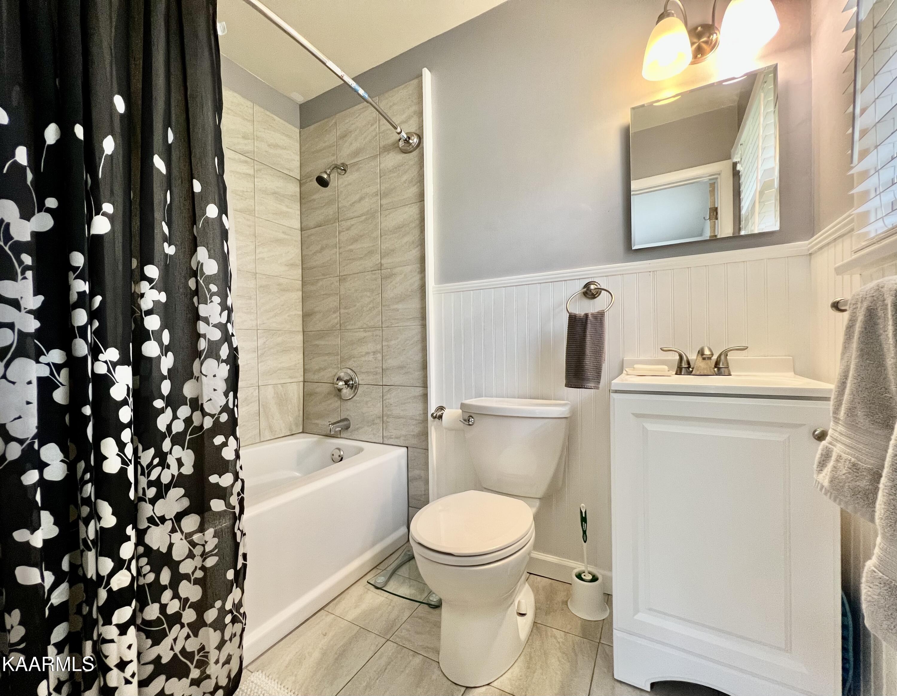 100 East Melbourne Road Oak Ridge, TN 37830 - Photo 21 of 46 Full Master Bath