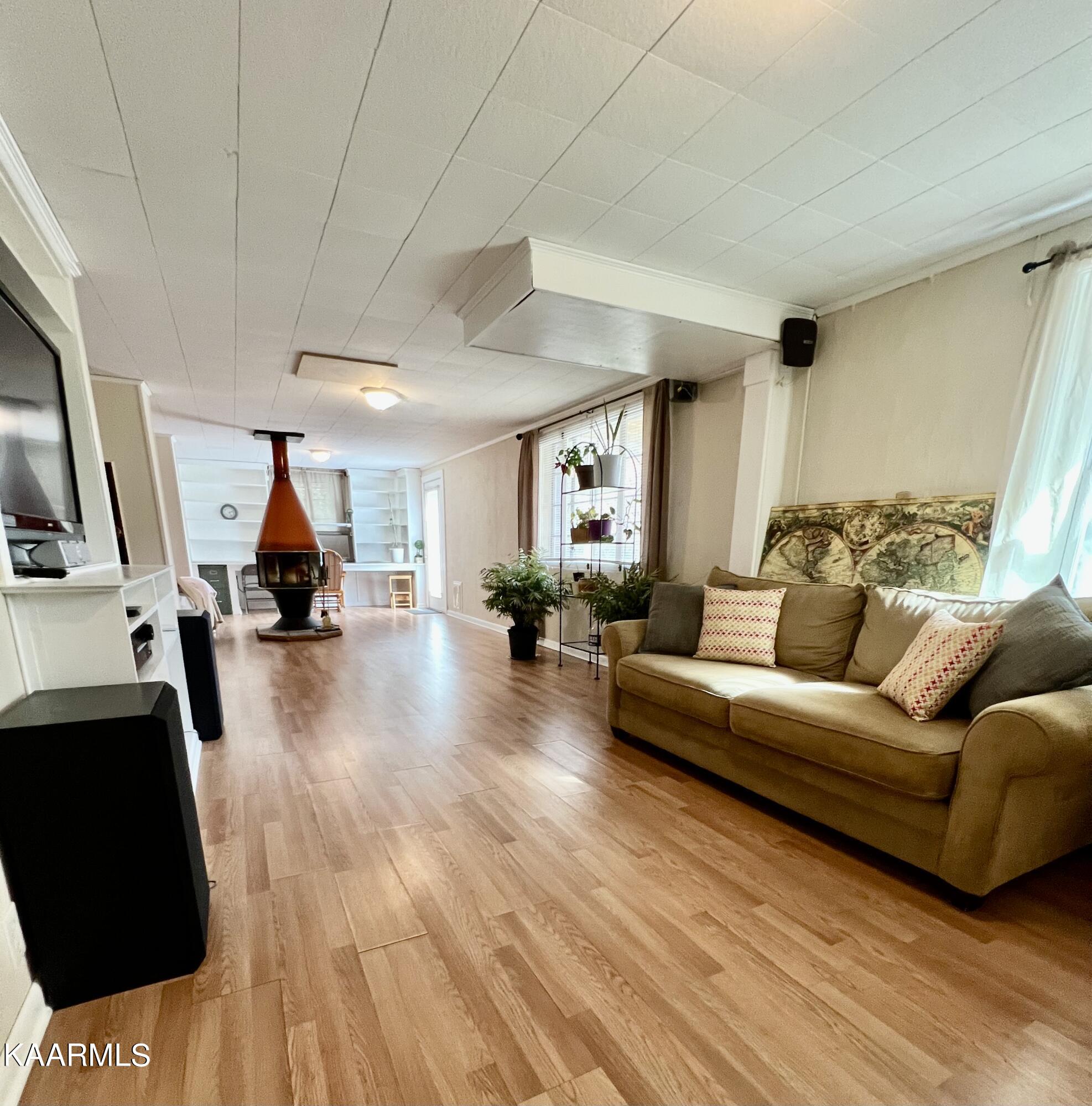 100 East Melbourne Road Oak Ridge, TN 37830 - Photo 28 of 46 HUGE Basement Rec Room
