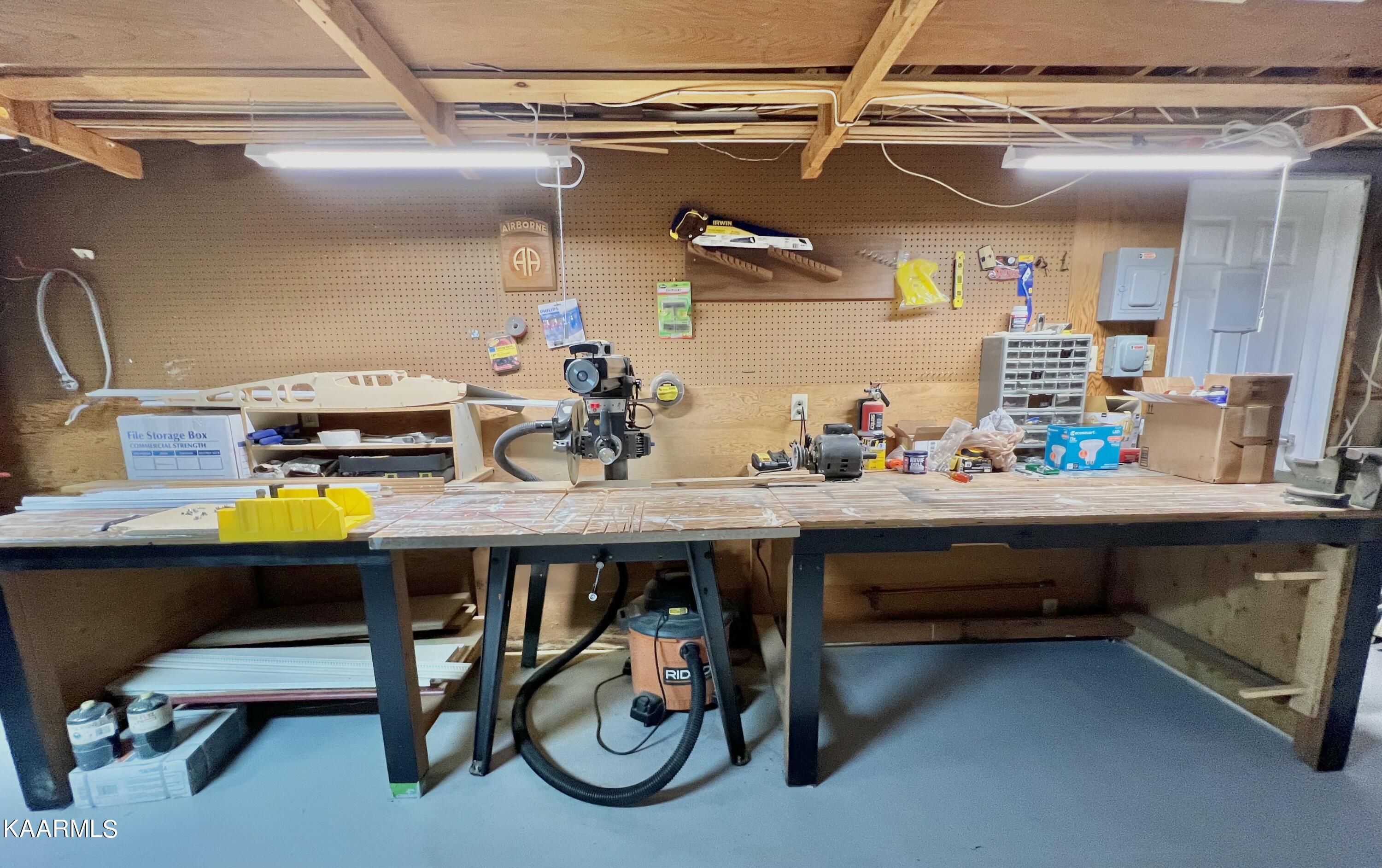 100 East Melbourne Road Oak Ridge, TN 37830 - Photo 39 of 46 All Equipment & Tools do Convey!