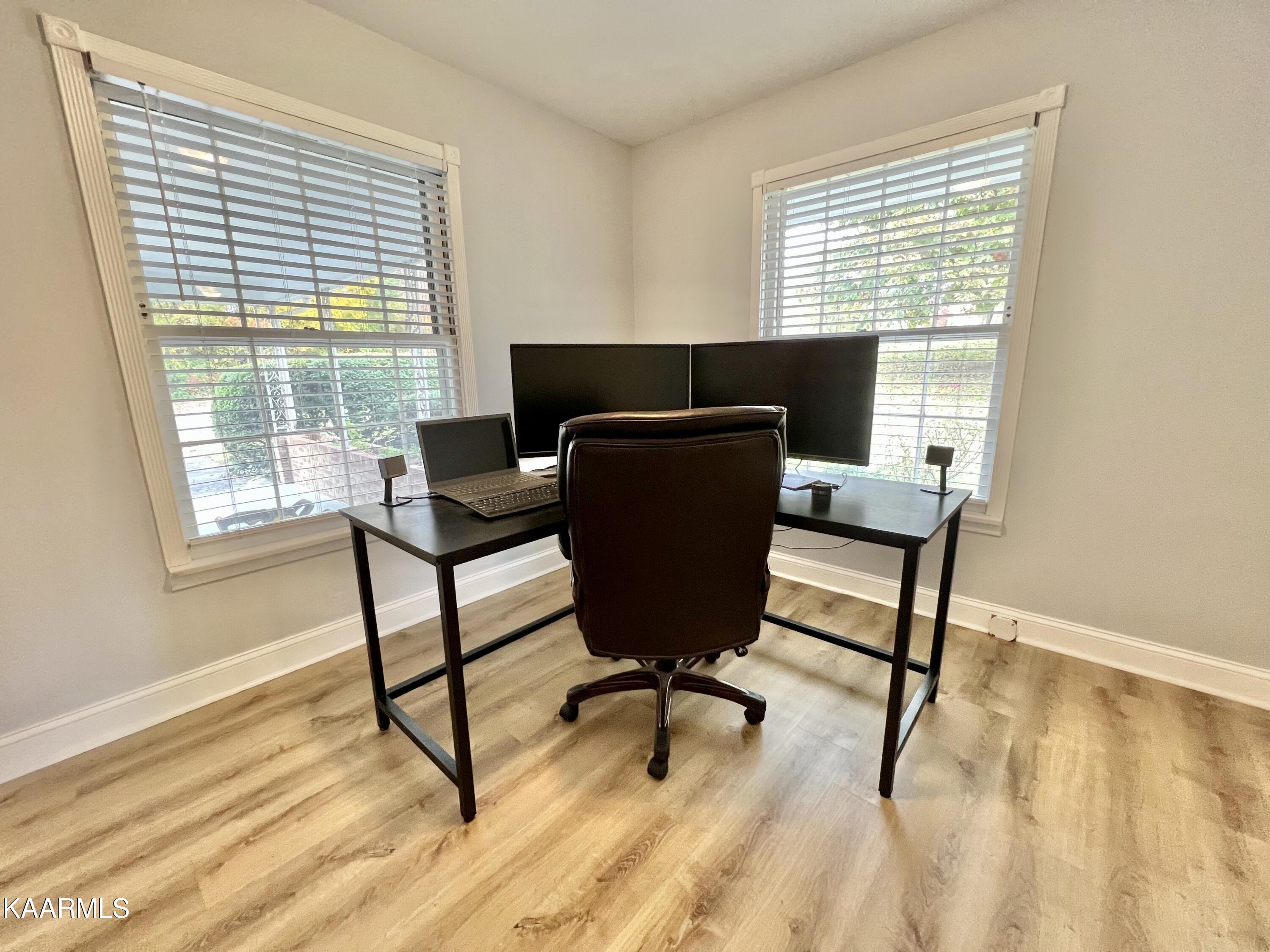 100 East Melbourne Road Oak Ridge, TN 37830 - Photo 8 of 46 Dining Room