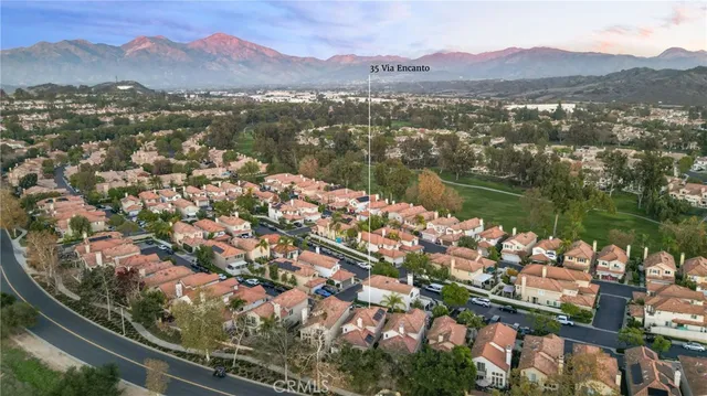 $1,175,000 | 35 Vía Encanto, Rancho Santa Margarita, CA 92688