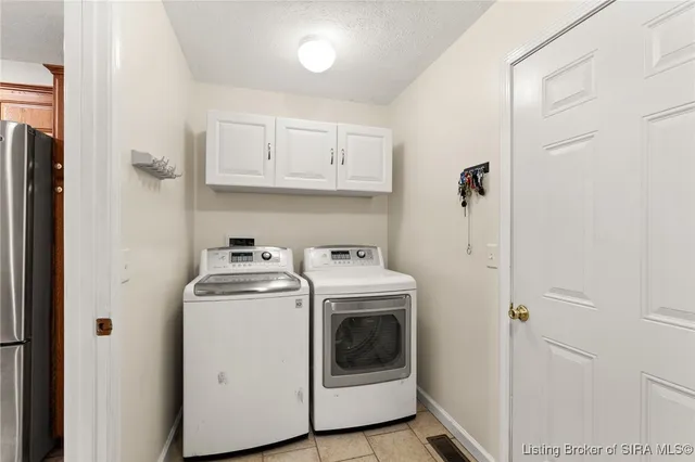 $390,500 | 1308 Cemetery Road Northeast, New Salisbury, IN 47161