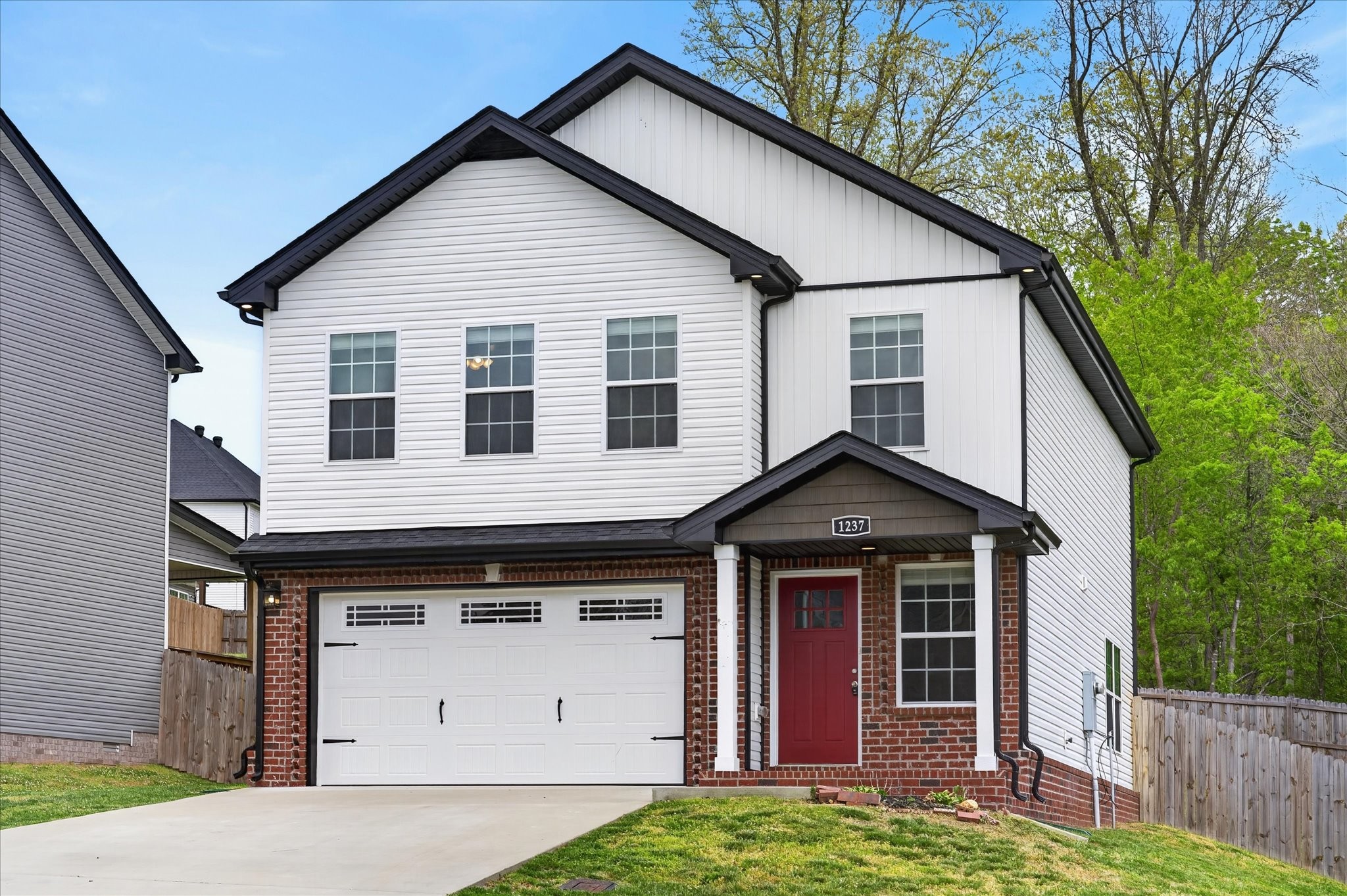 1237 Ridge Meadow Drive Clarksville, TN 37042 - Photo 2 of 32