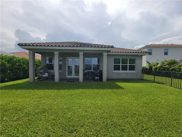 $545,000 | 1808 Berkshire Circle Southwest, Vero Beach, FL 32968