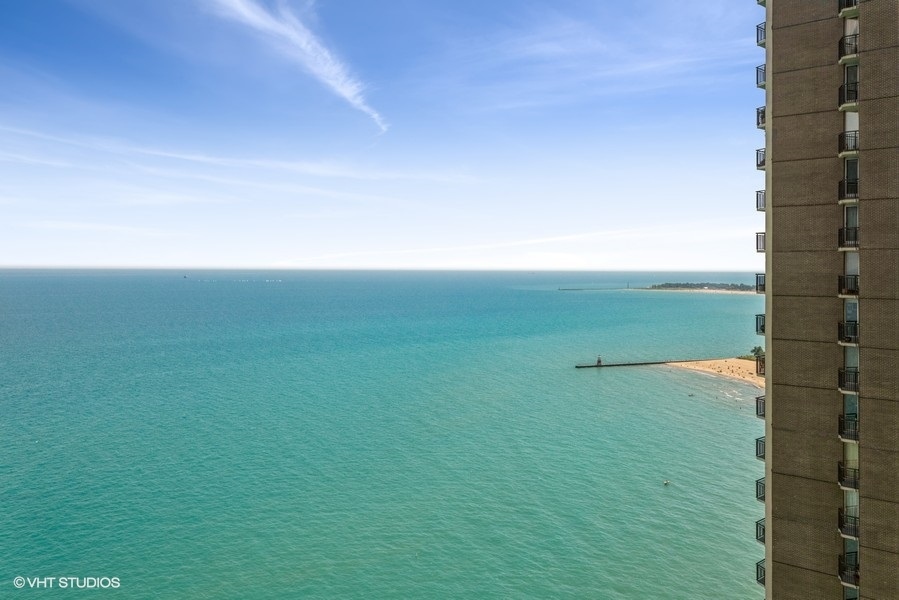 6033 North Sheridan Road, Unit 31E Chicago, IL 60660 - Photo 15 of 15 a view of an ocean