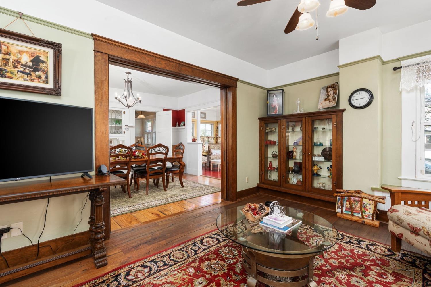406 Oxford Avenue Clovis, CA 93612 - Photo 25 of 89 a living room with furniture and a table