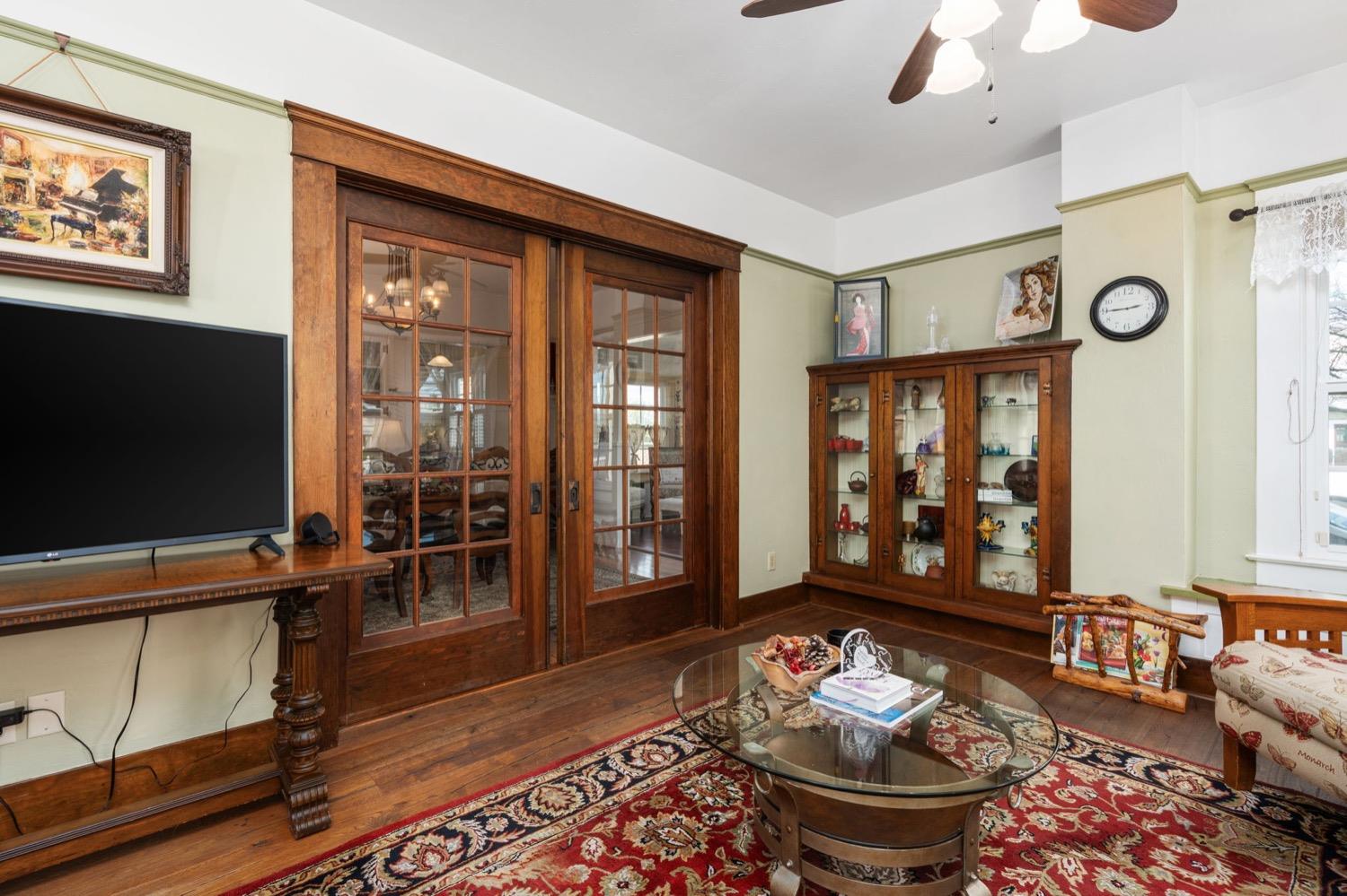 406 Oxford Avenue Clovis, CA 93612 - Photo 26 of 89 a living room with furniture and a flat screen tv