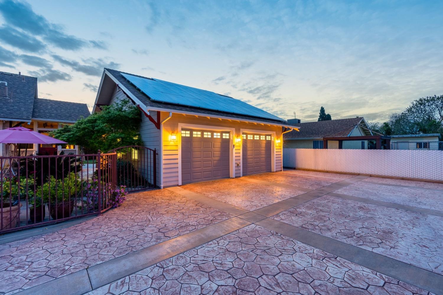 406 Oxford Avenue Clovis, CA 93612 - Photo 64 of 89 a view of a house with backyard and garden