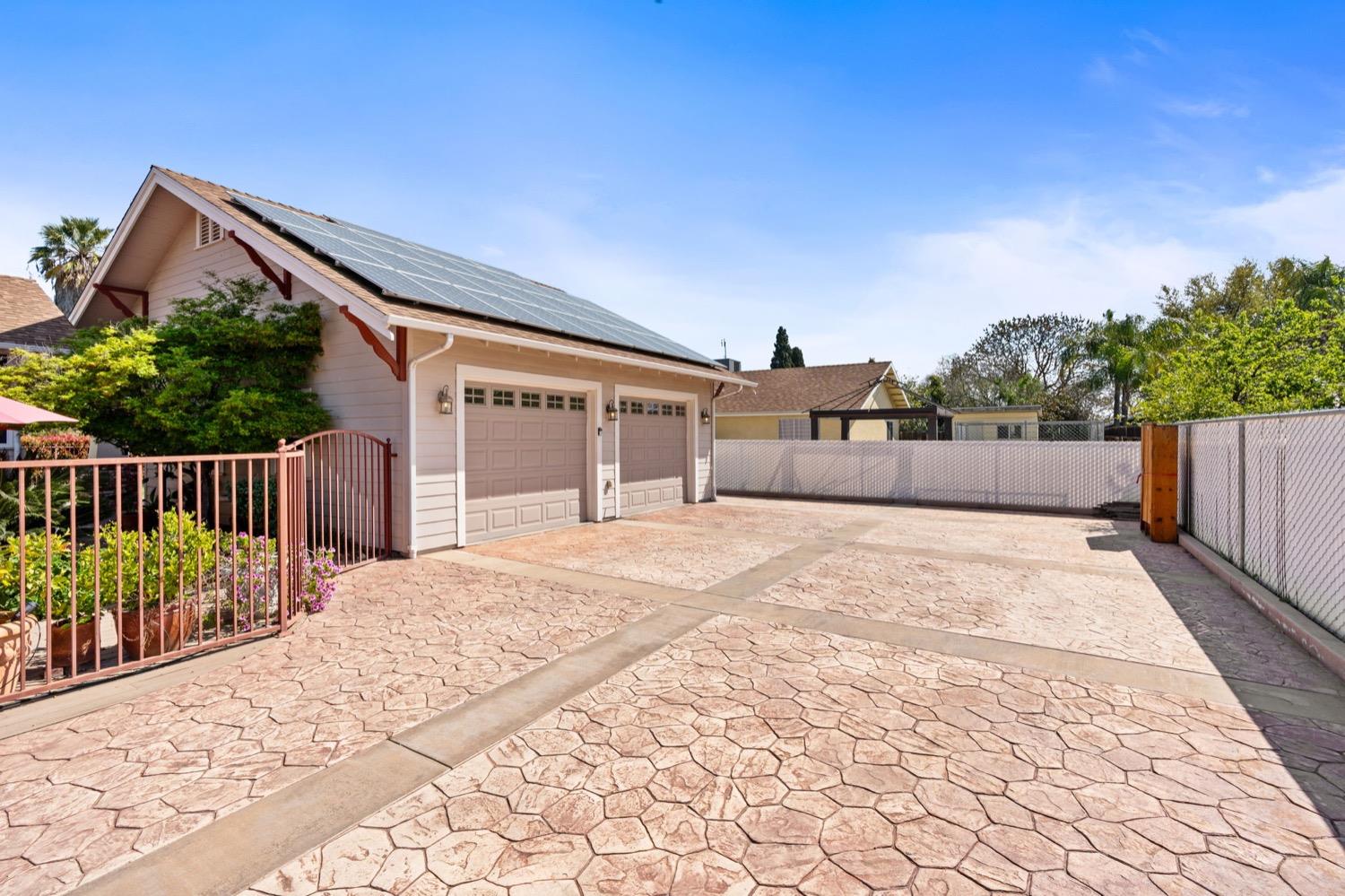 406 Oxford Avenue Clovis, CA 93612 - Photo 77 of 89