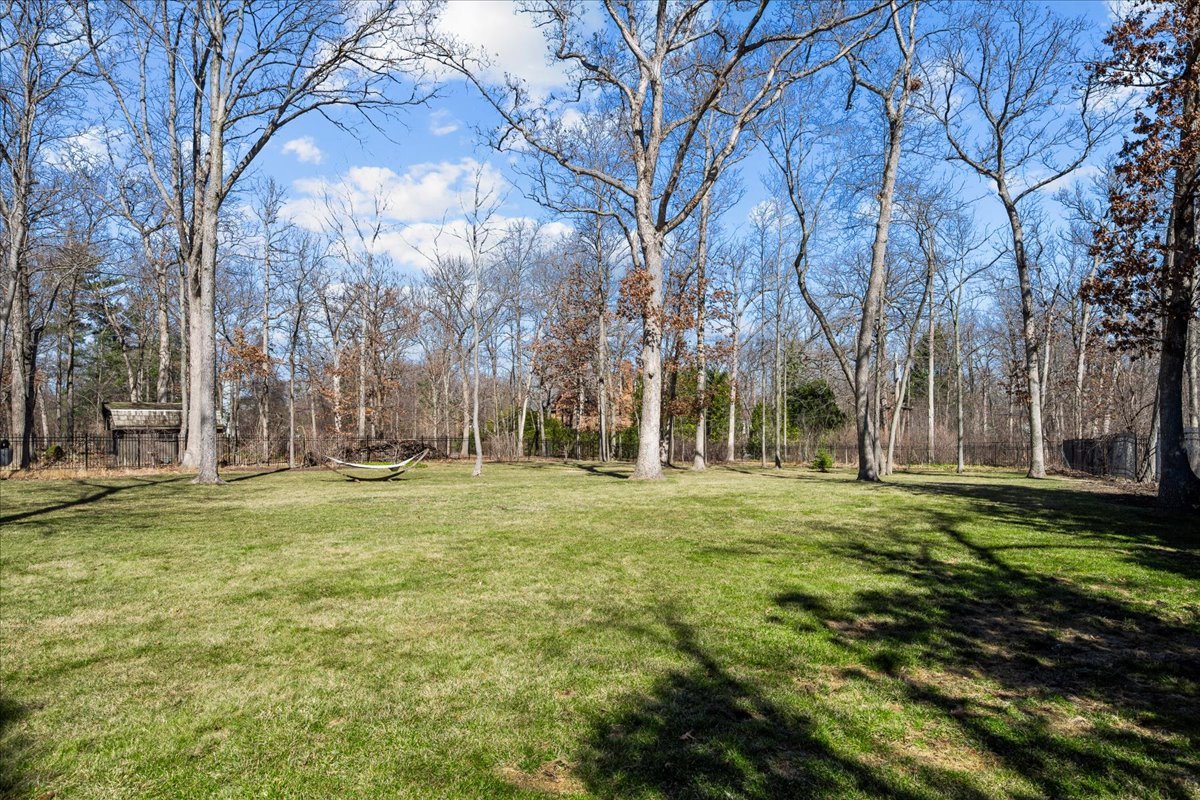 936 Ringwood Road Lake Forest, IL 60045 - Photo 53 of 58 a big yard with lots of green space