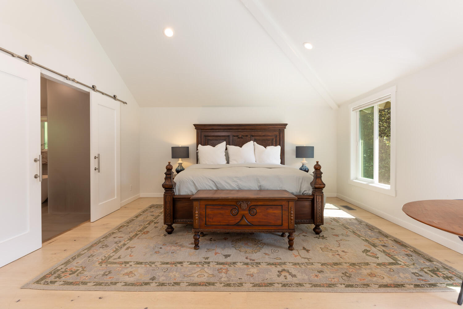418 Seaview Road Montecito, CA 93108 - Photo 16 of 30 17_Seaview418.PrimaryBedroom2