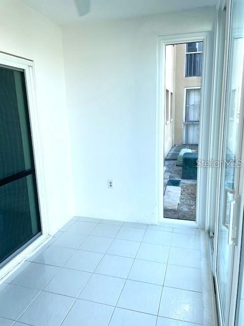 1 Boca Ciega Point Boulevard, Unit 115 St. Petersburg, FL 33708 - Photo 32 of 35 a view of an empty room and a bathroom