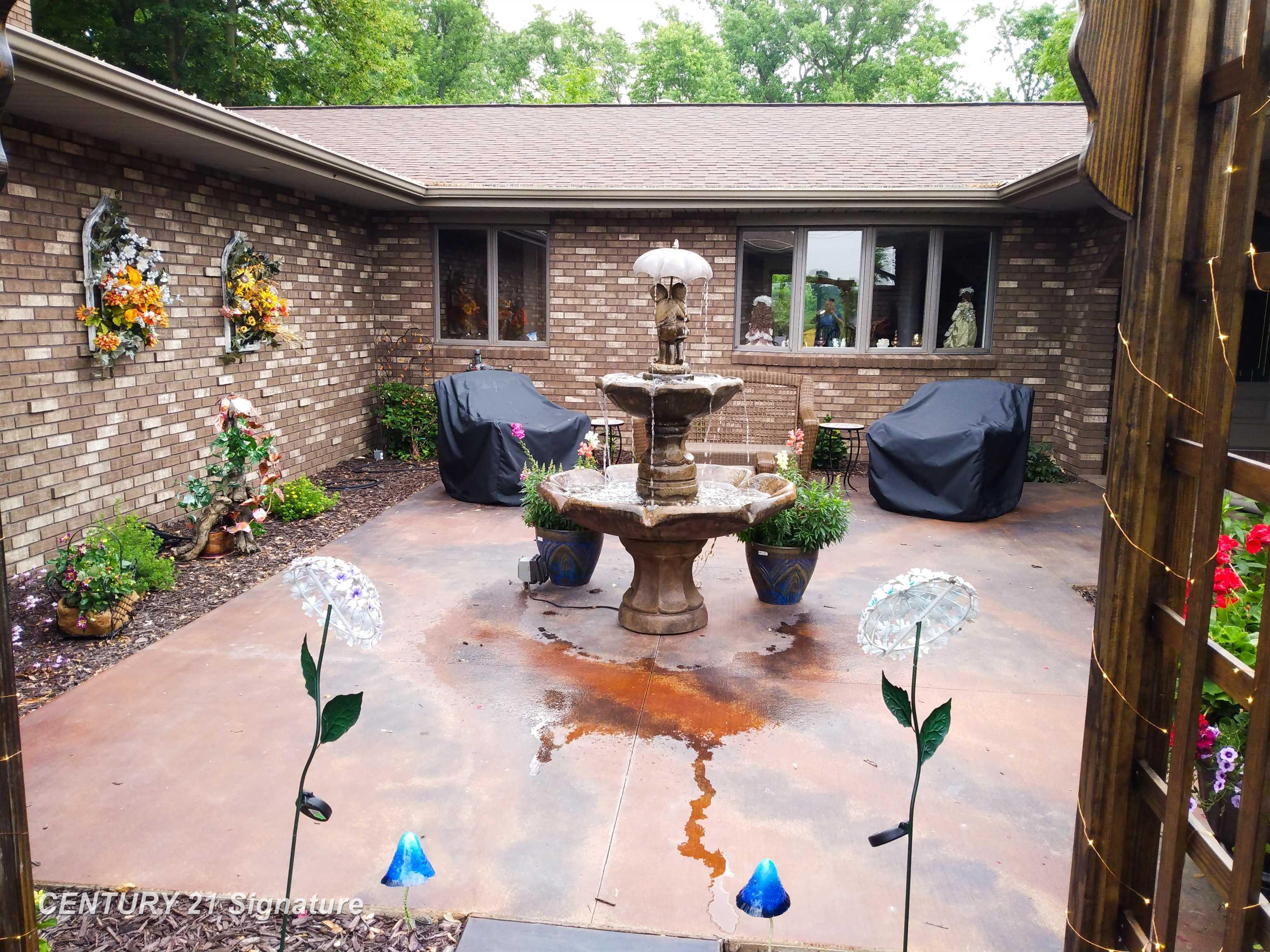 6728 North River Road Freeland, MI 48623 - Photo 4 of 63