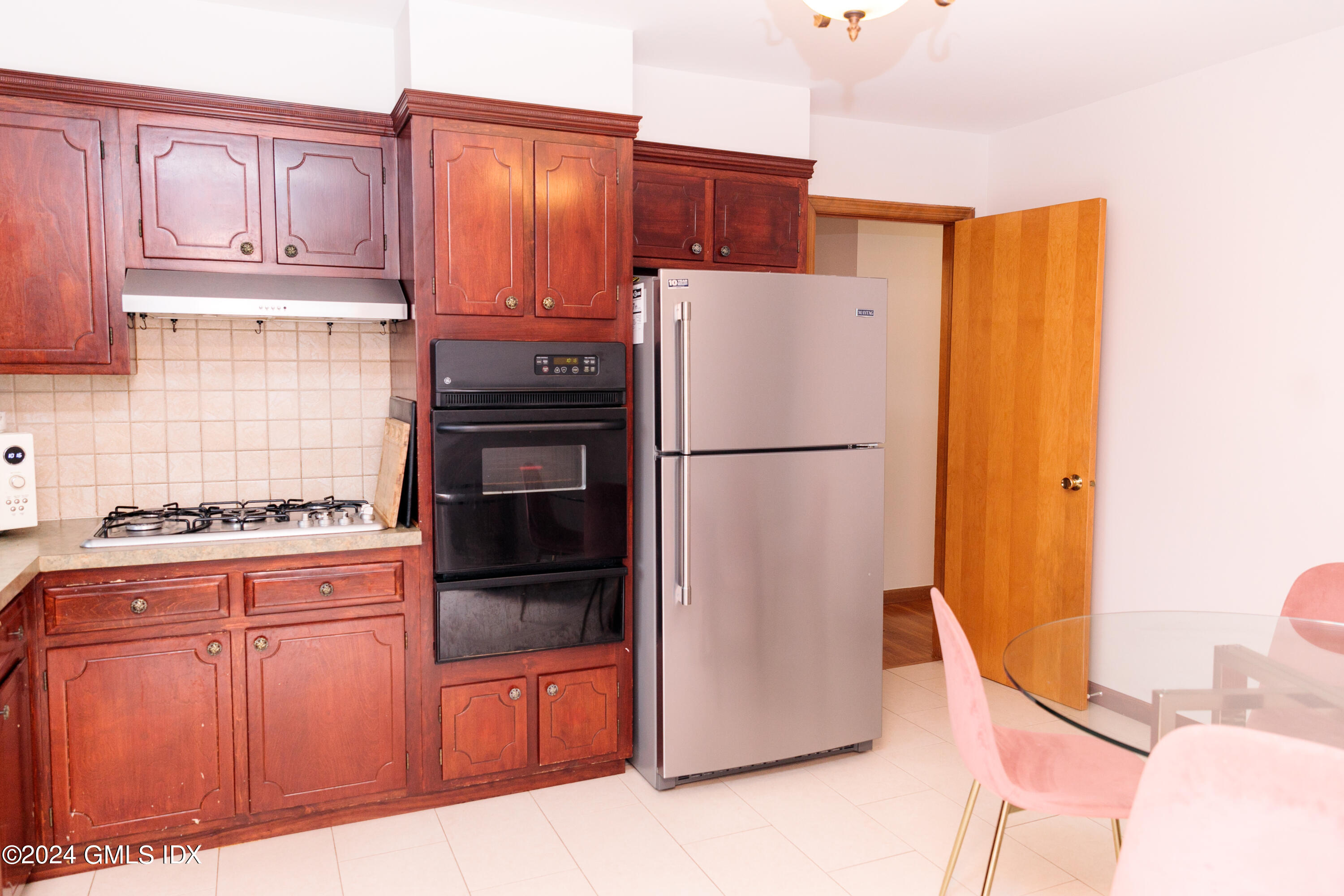 104 Weaver Street, Unit 2 Greenwich, CT 06831 - Photo 4 of 12 104_Weaver-9