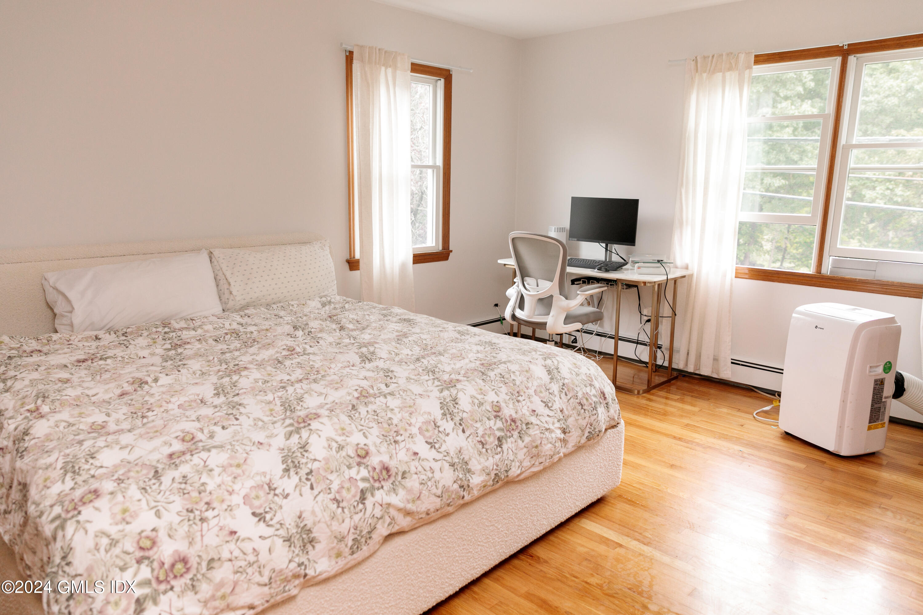 104 Weaver Street, Unit 2 Greenwich, CT 06831 - Photo 6 of 12 104_Weaver-3