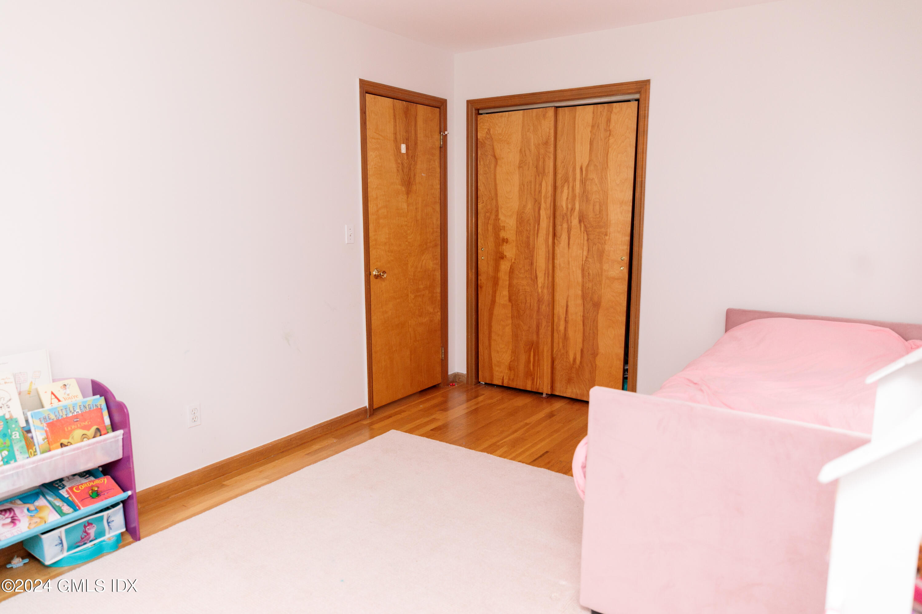 104 Weaver Street, Unit 2 Greenwich, CT 06831 - Photo 9 of 12 104_Weaver-6