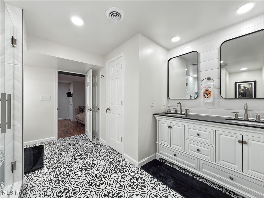 12147 Gladstone Road Warren, OH 44481 - Photo 29 of 50 Gallery Image 29