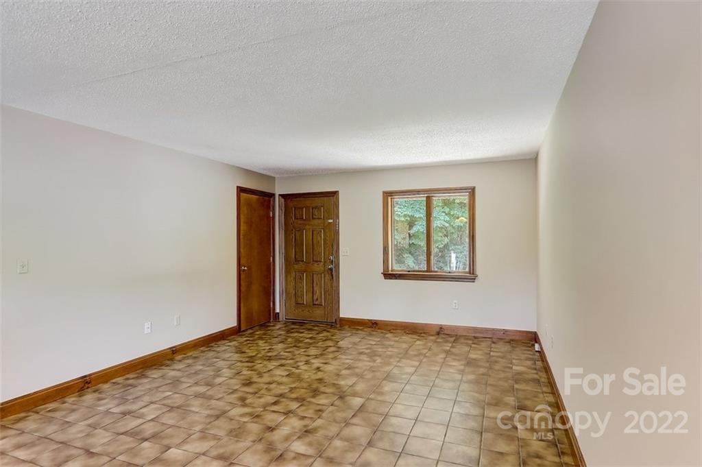 475 Emmas Grove Road Fletcher, NC 28732 - Photo 4 of 24 Gallery Image 4