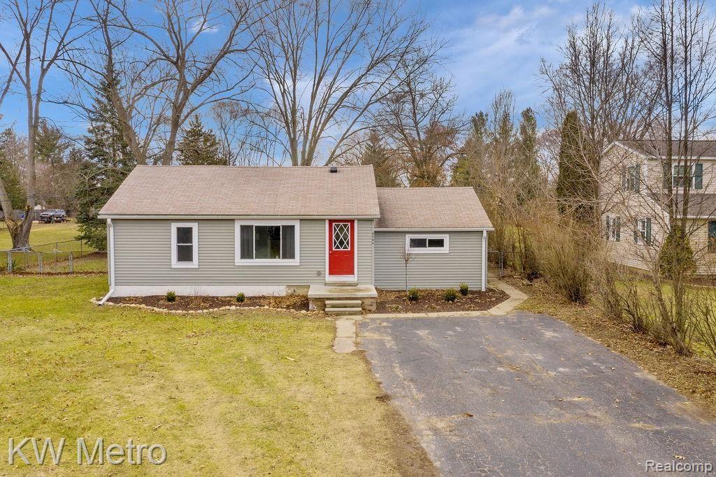 2786 Gravel Ridge Drive Rochester, MI 48307 - Photo 1 of 14 Front View.jpg