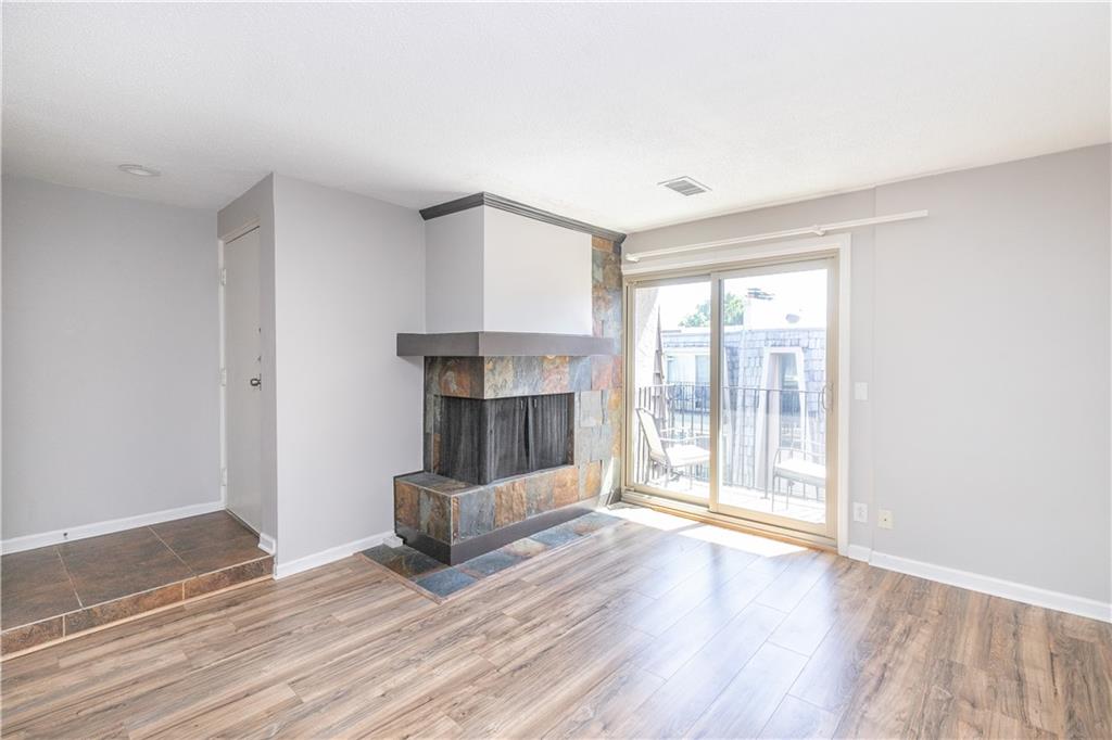 3602 Gillham Road, Unit 11 Kansas City, MO 64111 - Photo 3 of 24