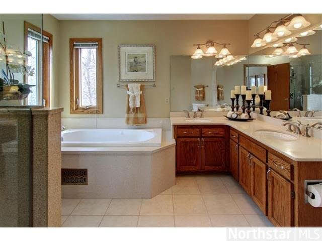 11789 Dunhill Road Eden Prairie, MN 55344 - Photo 10 of 18