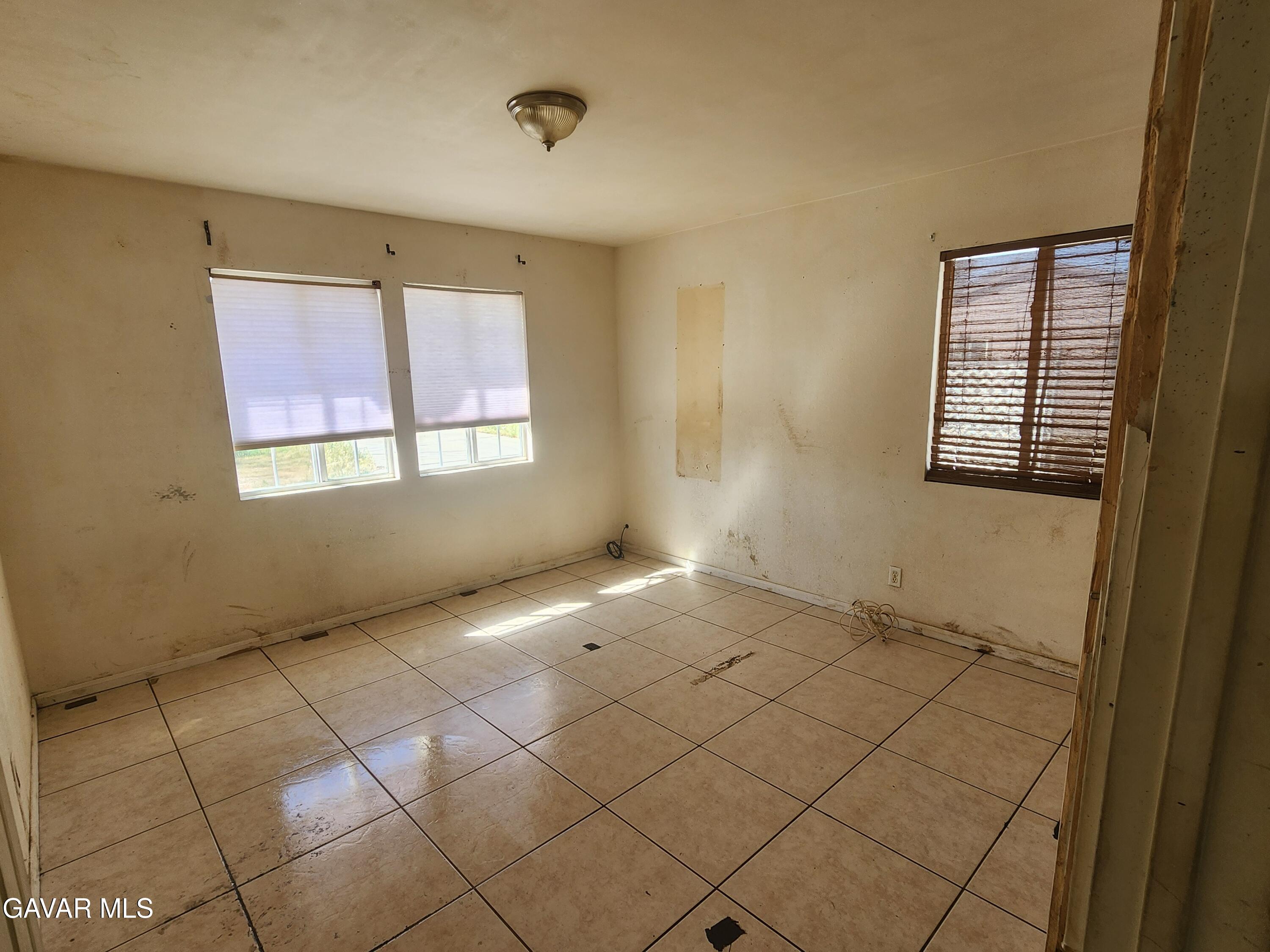 10319 East Ave R 8 Littlerock, CA 93543 - Photo 9 of 23 10319 E Ave R8 9