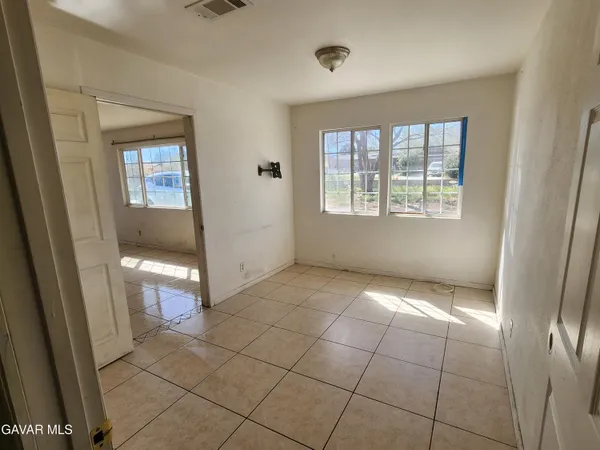 $399,993 | 10319 East Ave R 8, Littlerock, CA 93543