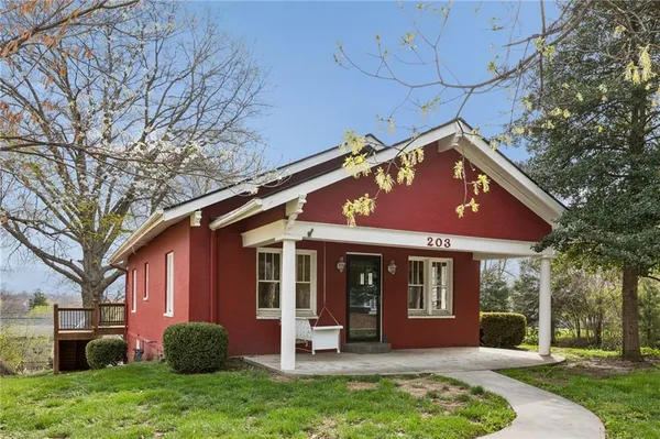 $215,000 | 203 North Ridge Avenue, Liberty, MO 64068