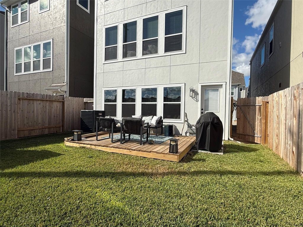 5614 Green Rise Lane Houston, TX 77091 - Photo 23 of 27 Gallery Image 23