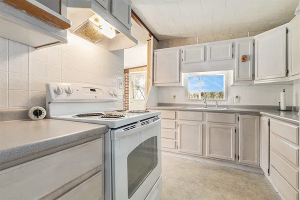 $170,000 | 780 Bowes Road, Lowell, MI 49331