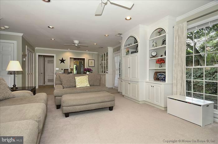 8002 Bainbridge Road Alexandria, VA 22308 - Photo 1 of 23 Family Room