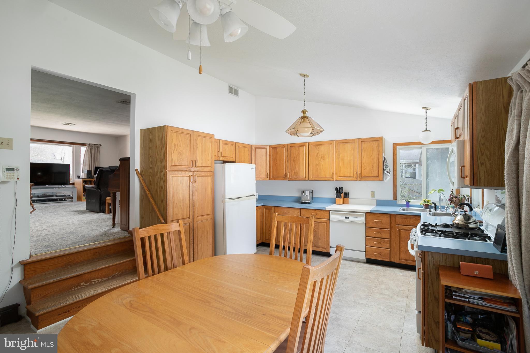 61 Edgewood Road Bordentown, NJ 08505 - Photo 8 of 21 Gallery Image 8