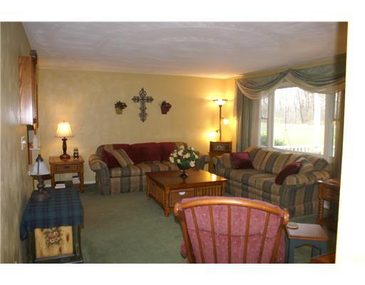 128 Moran Road Butler, PA 16002 - Photo 8 of 18 Living Room.
