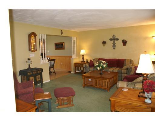 128 Moran Road Butler, PA 16002 - Photo 9 of 18 Living Room.