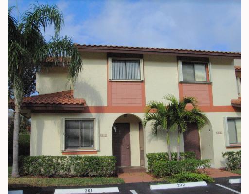 22085 Las Brisas Circle, Unit 201 Boca Raton, FL 33433 - Photo 1 of 5 Primary Photo